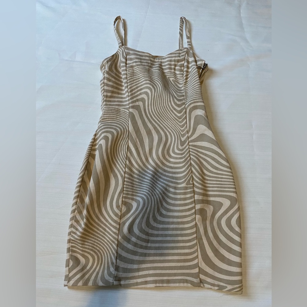 h&m tight curvy dress